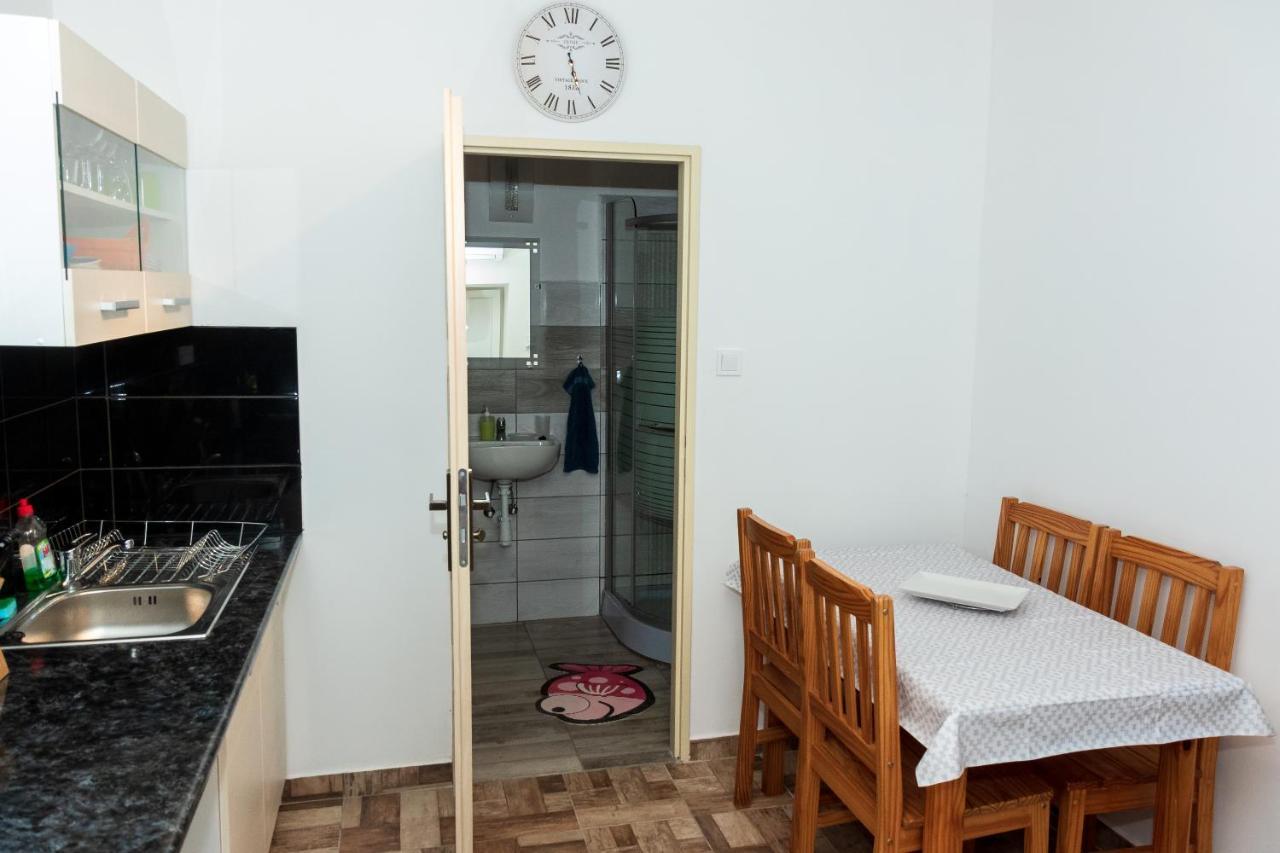 Olivia Apartman Apartment ชารอชปาตัก ภายนอก รูปภาพ
