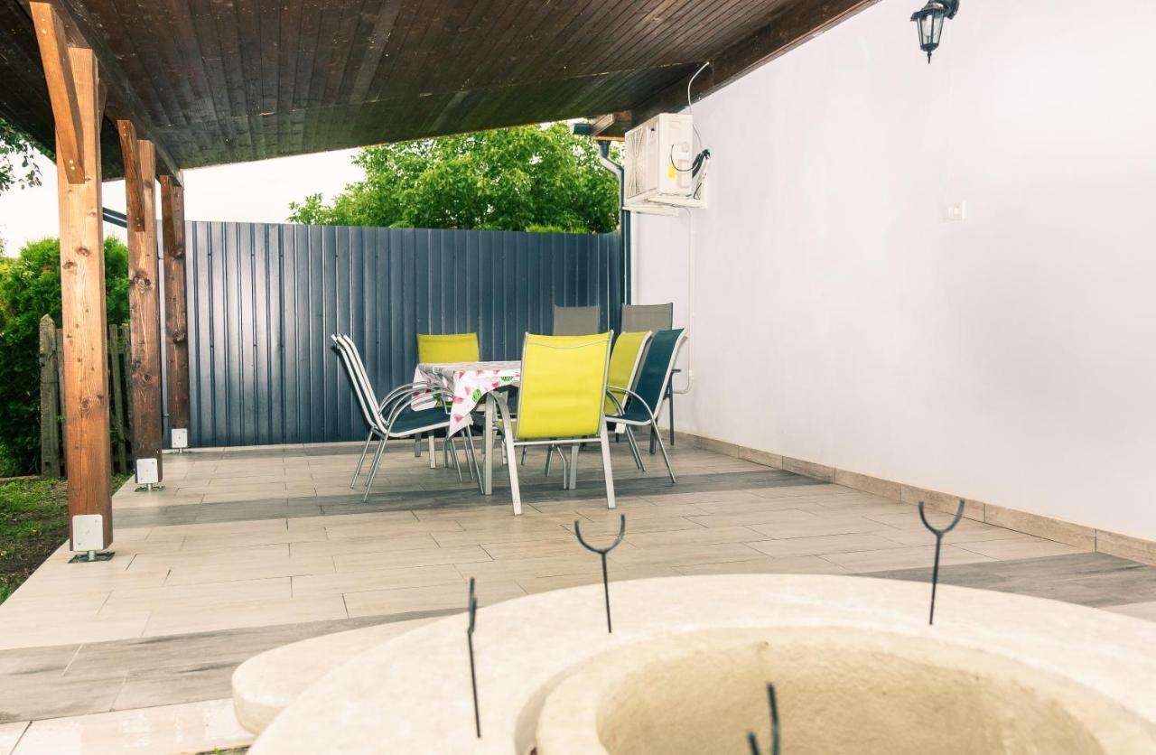 Olivia Apartman Apartment ชารอชปาตัก ภายนอก รูปภาพ